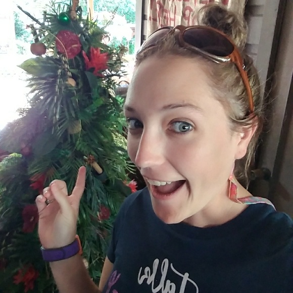 Meet your Posher, Missy - Picture 2 of 2